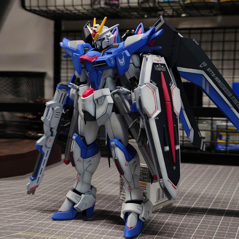 Bandai Gundam Rg - 1/144 HG Ölçekli Mecha Plastik model
